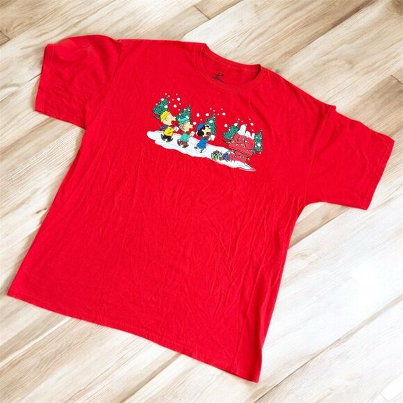 Peanuts Christmas Snoopy Shirt Top Extra Large XL Red Snowflake Sledding - Picture 1 of 7